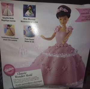 Wilton Classic Wonder Mold in Pink